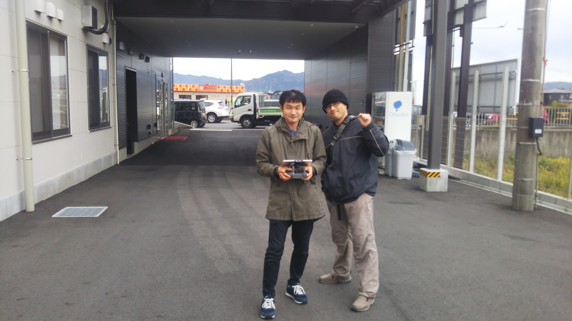 本日土曜日も満員御礼！！本校敷地内でマビック2ＺＯＯＭを飛行空撮！！！